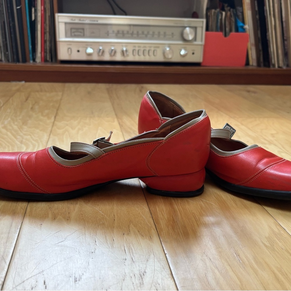 John Fluevog Orange Mary Jane Flats with Cream Strap and Trim - Picture 6 of 13